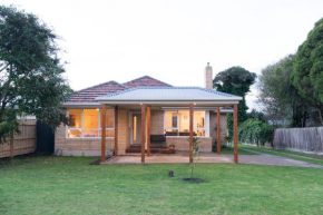 Mudri on Peninsula Getaway, Mccrae